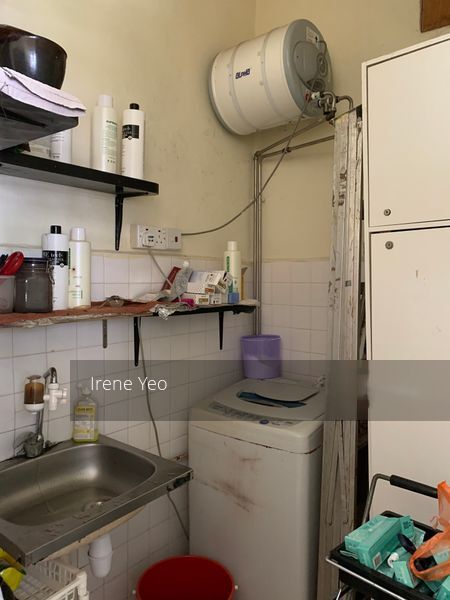 Bedok Reservoir Road (D16), Shop House #262205431